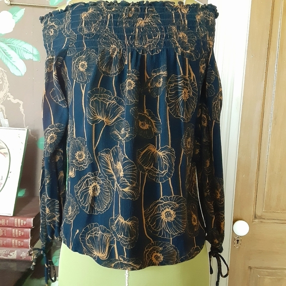DEE ELLE Off the Shoulder Floral Top Size Small - Picture 7 of 12